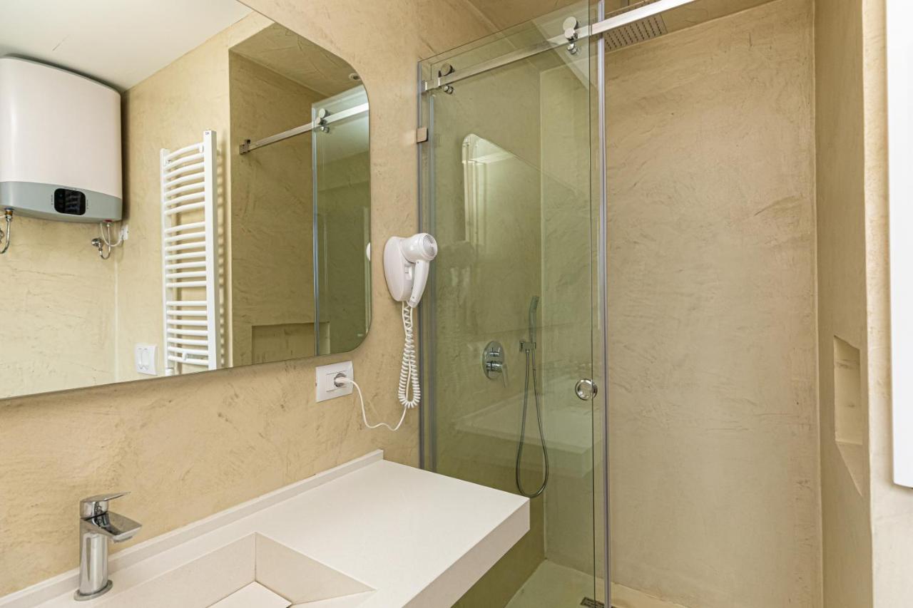 Novus Rooms Vlorë Exteriör bild