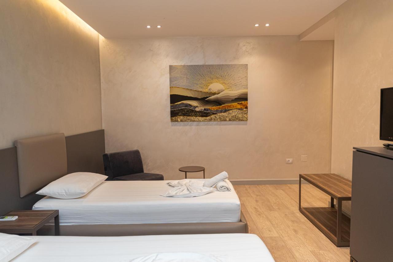 Novus Rooms Vlorë Exteriör bild