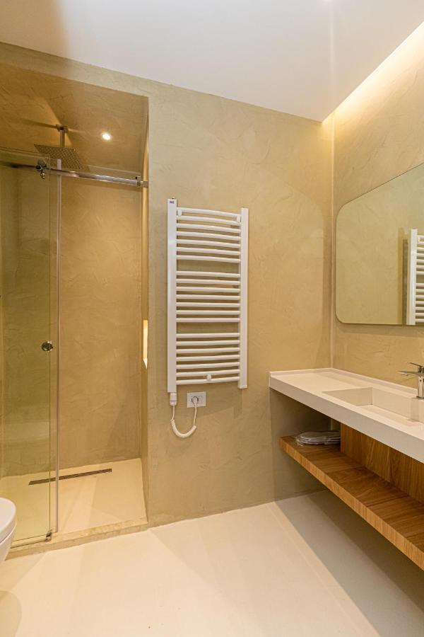 Novus Rooms Vlorë Exteriör bild
