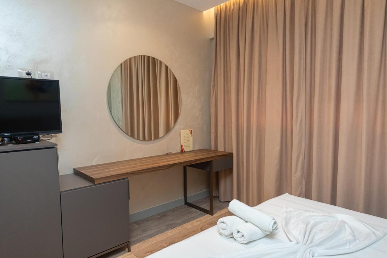 Novus Rooms Vlorë Exteriör bild
