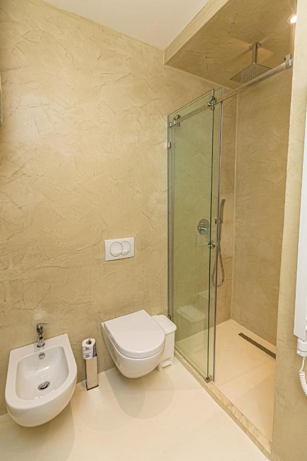 Novus Rooms Vlorë Exteriör bild